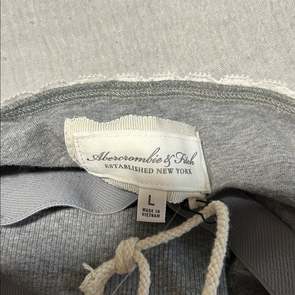 Abercrombie & Fitch Lace-Trim Camisole Tank With Removable Padding - Picture 5 of 5